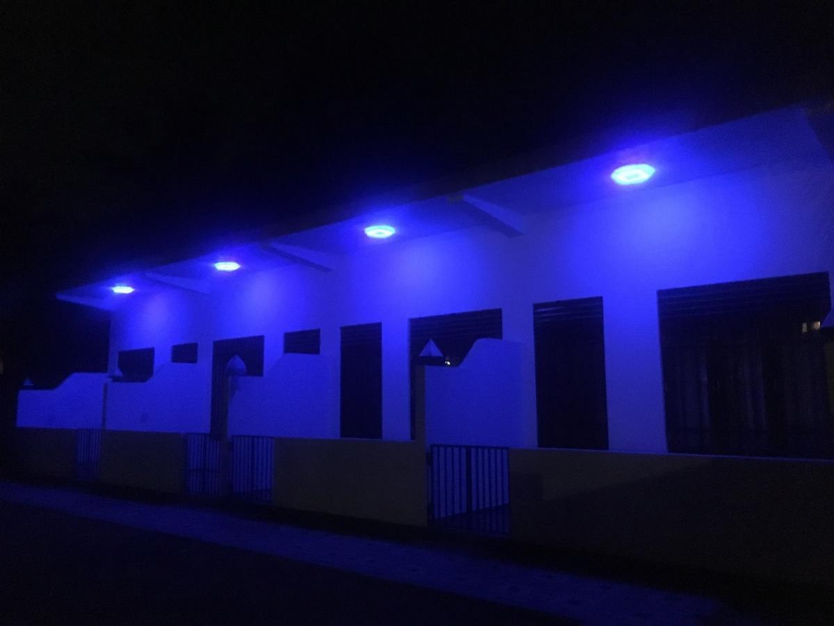 Hotel Sea Breeze Bentota Esterno foto